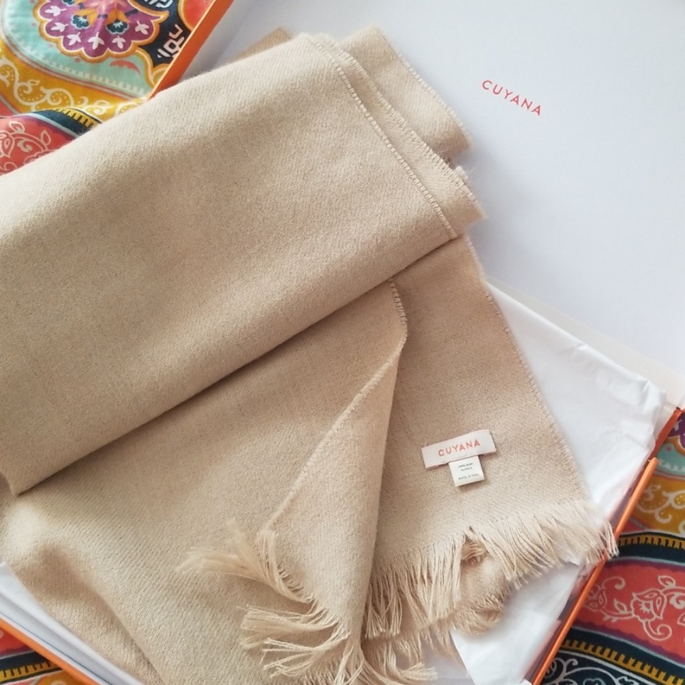 Cuyana scarf